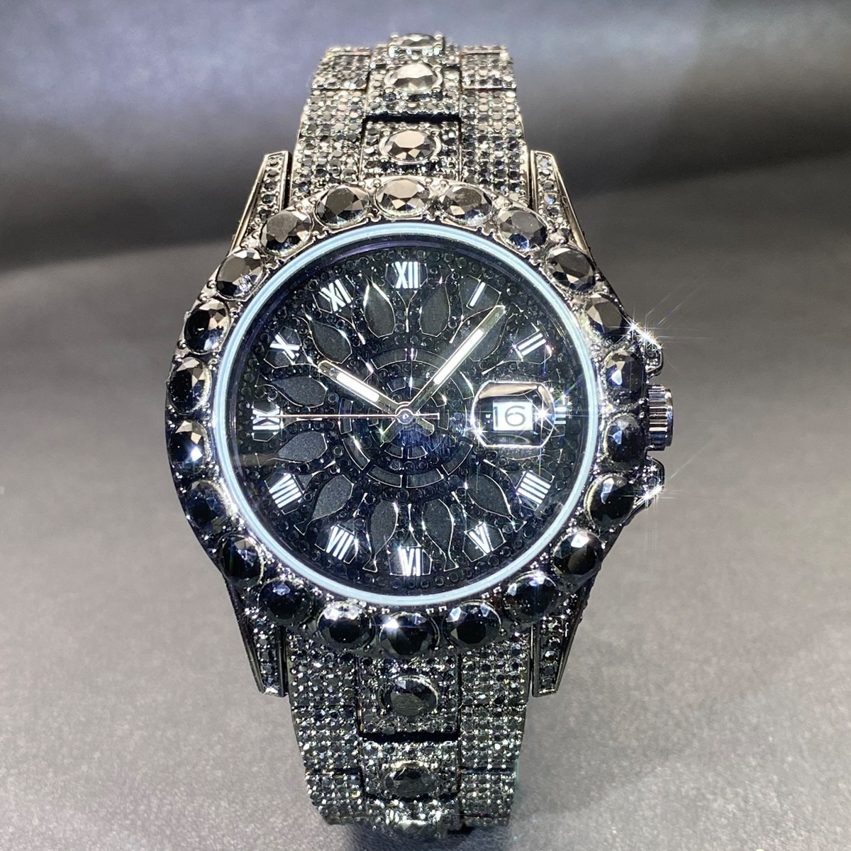 Men's High-end, Fully Diamond-encrusted, Ultra-glitzy Hip-hop Watch