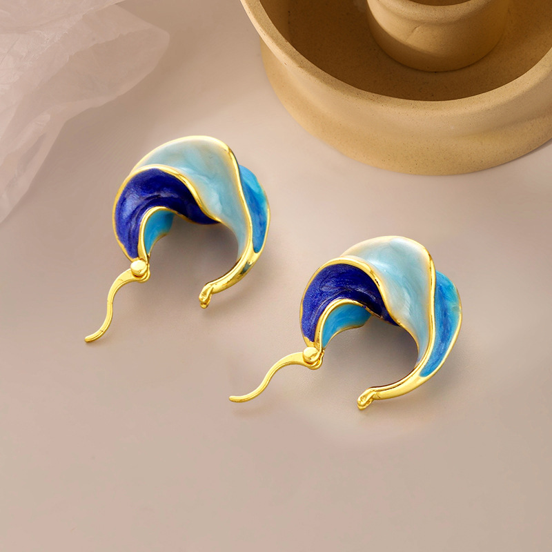 Retro Minority Temperament Wild Enamel Spiral Stud Earrings
