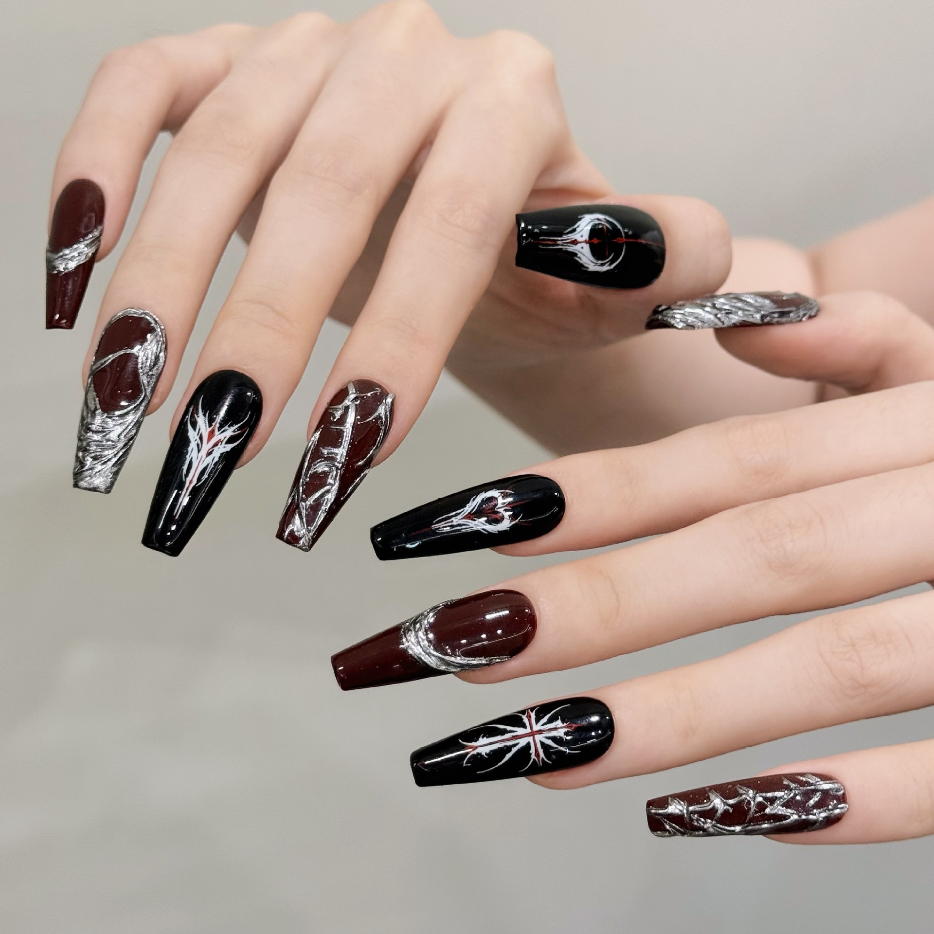 Glamorous Silver Nail Art For Dark Nights