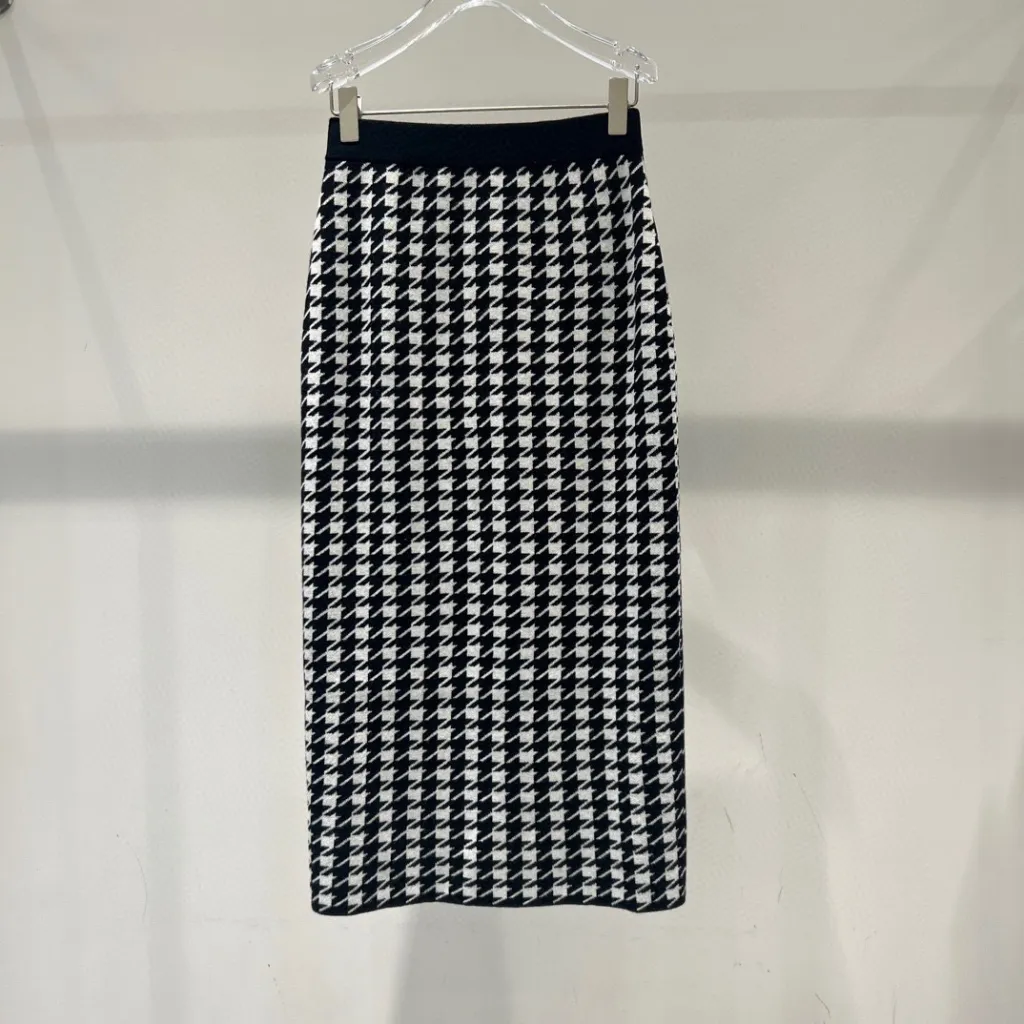 Fashionable Black And White Plaid Hip Skirt High Waist Mid-length Skirt - Houndstooth