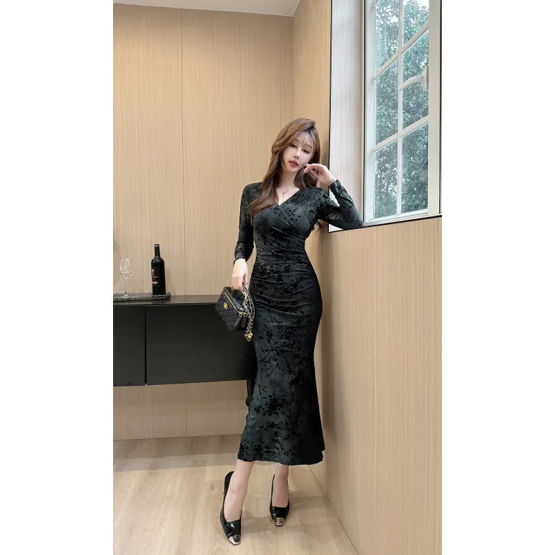 Elegant Long-sleeve Velvet Ombre Dress - Gray Flower