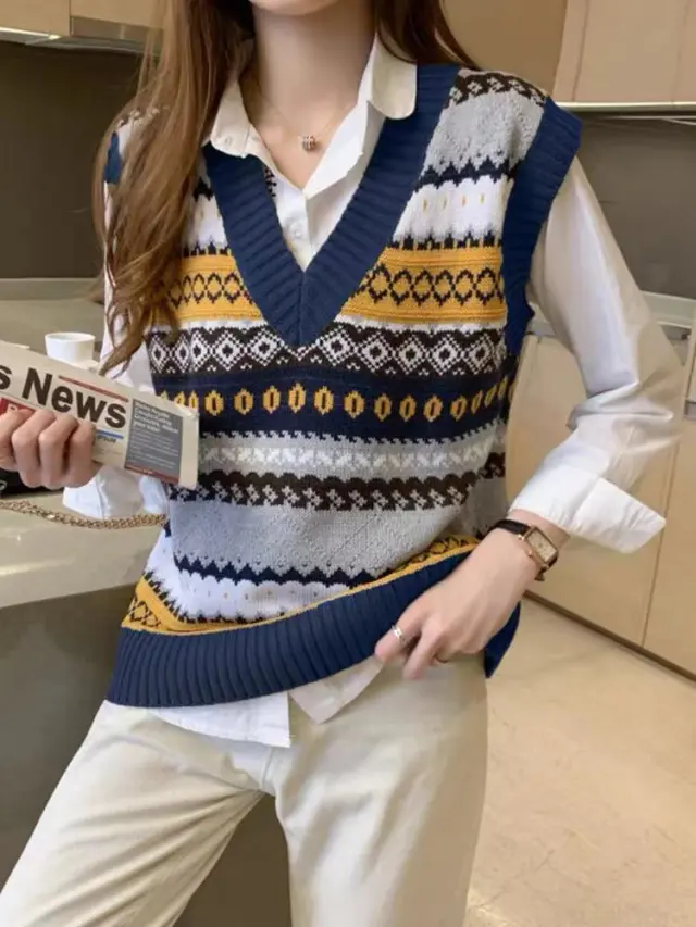 Retro V neck Rhombus Vest Women's Knitted Jacquard Sleeveless Sweater Blue Vest - Shop at LoveMi