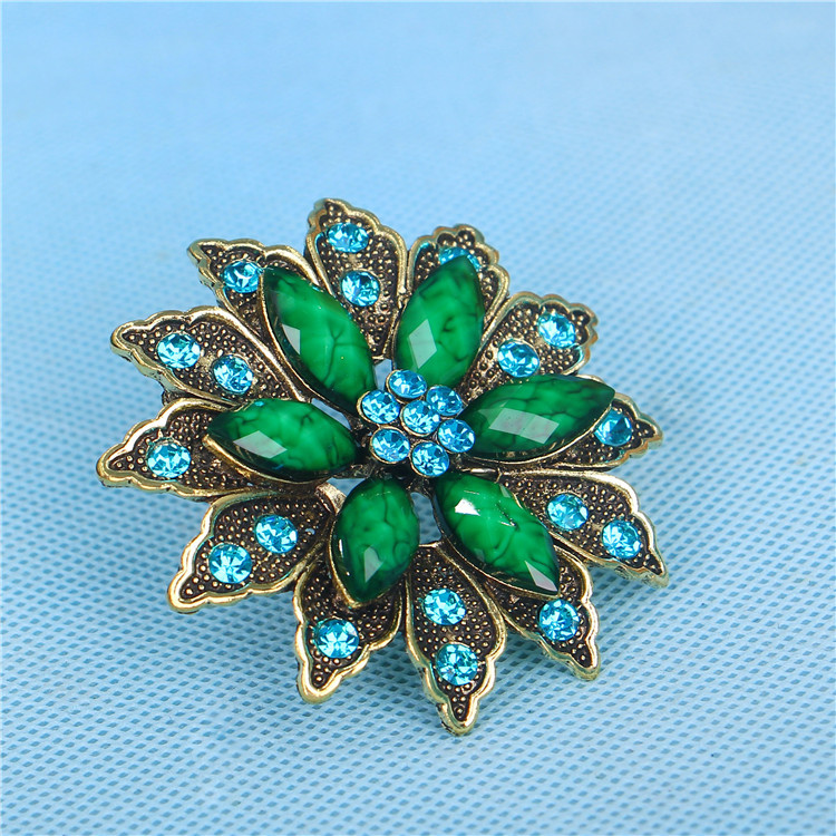 Title 3, High-end Diamond Brooch Vintage Corsage Fashion