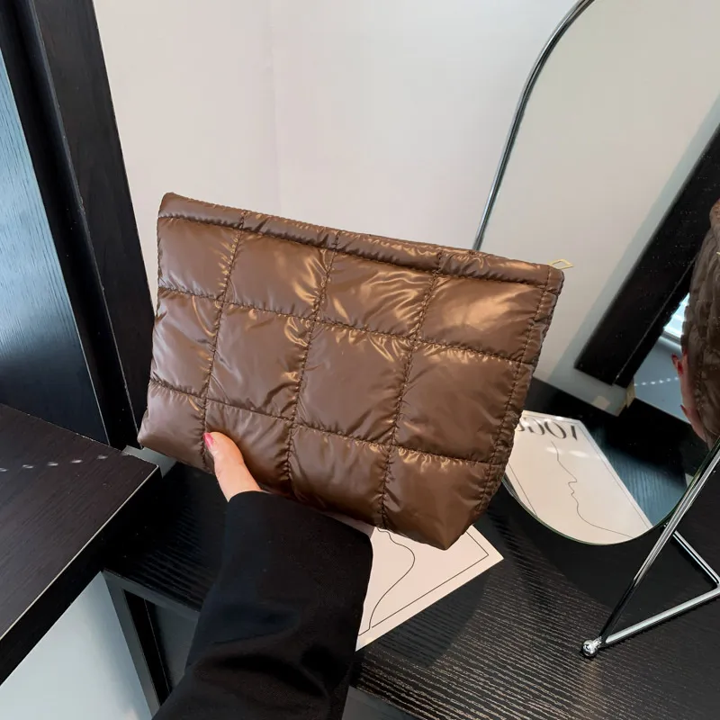 Simple All-match Plaid Embroidery Thread Clutch - Brown