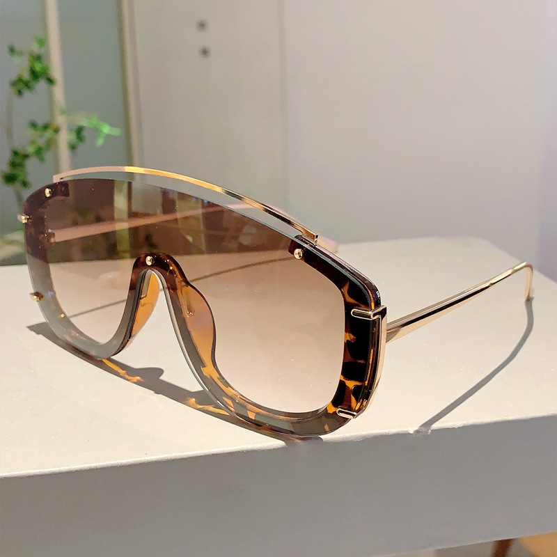 Colorful Personality One piece Large Frame Fashionable Sunglasses Leopard Print Frame - Shop at LoveMi