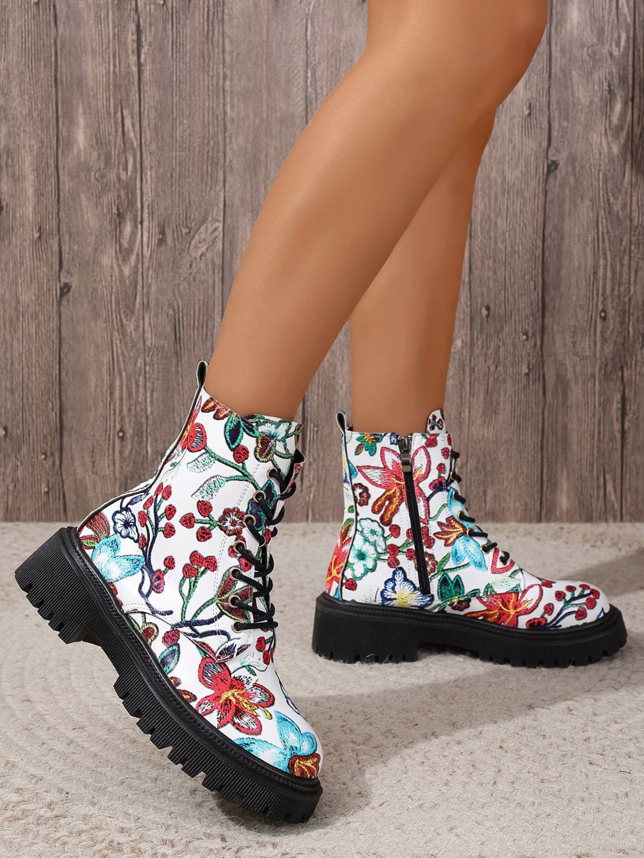 Title 3, Botas Martin femininas com estampa multicolorid...