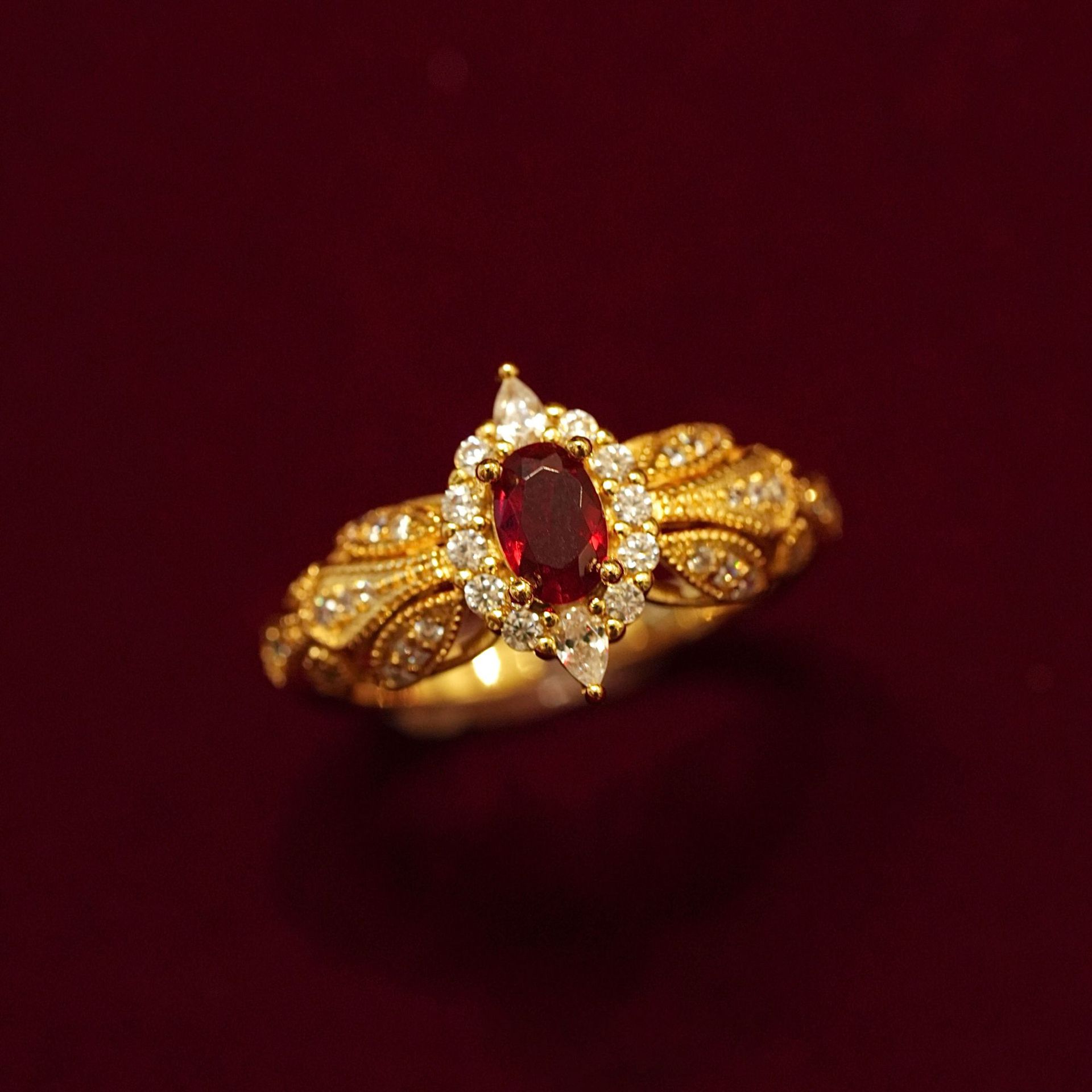 High-end Gemstone Vintage Design Ring