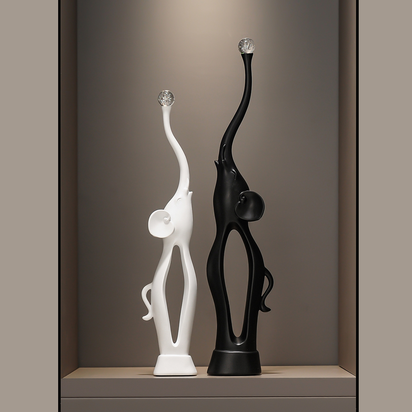 Cute Wall Niche Decoration For Couples Figurines