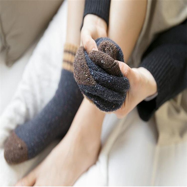 Title 3, Warme Damensocken für Herbst und Winter