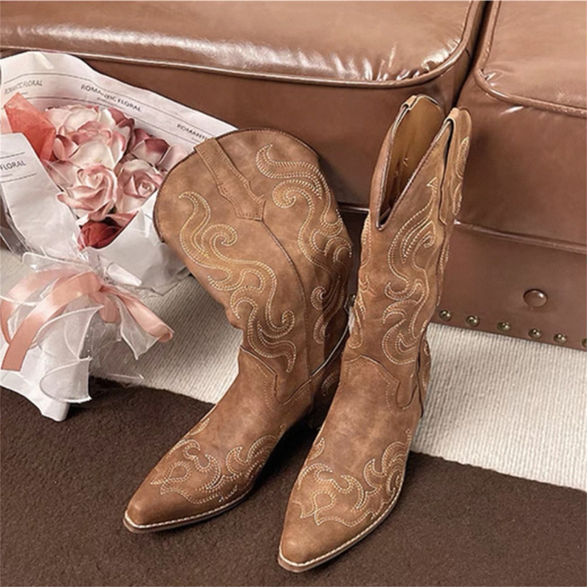Womens Embroidered V-Neck Western Cowboy Boots
