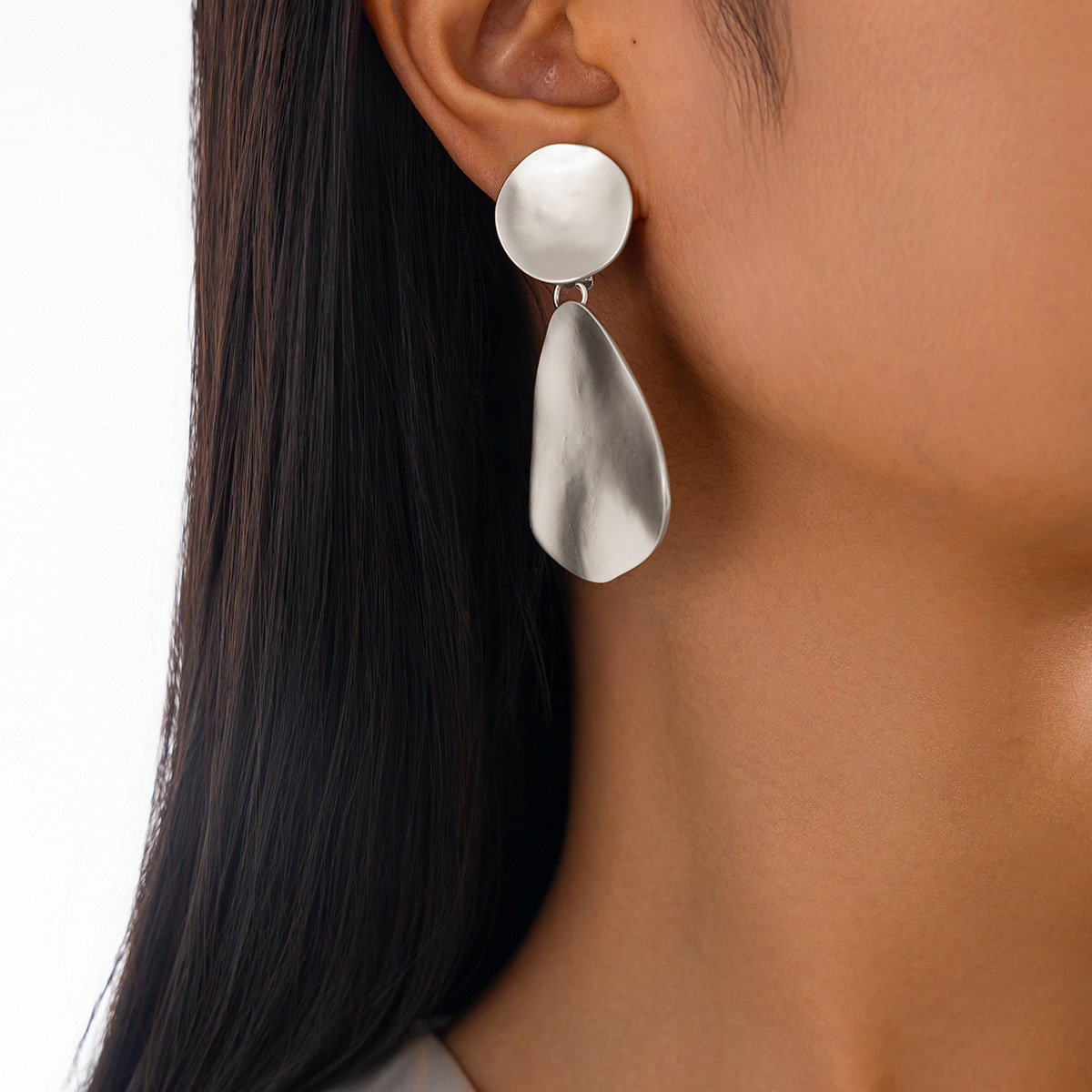 Trendy irregular shape earrings for women’s fashion