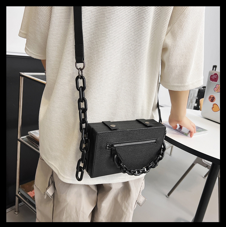 Title 1, Nieuwe Chain Original Overnight Box Messenger B...