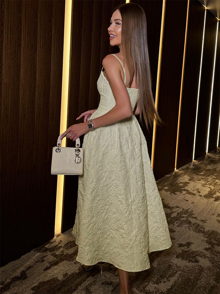 Buy Women's Clothing Online | Buy Trending Dresses for Women