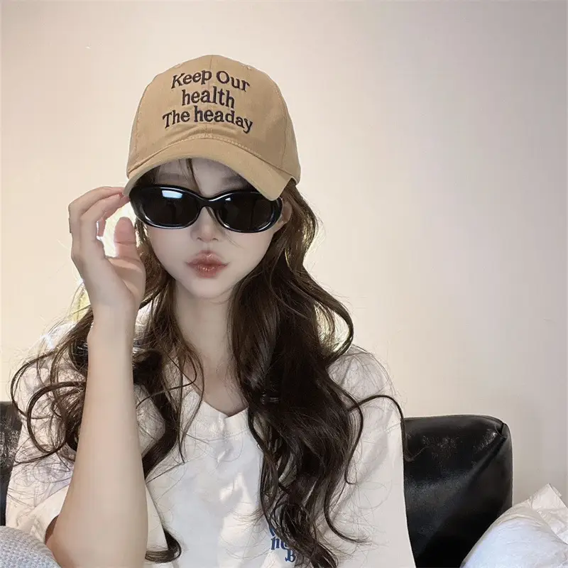 Women's Simple Fashion Personality English Letters Peaked Cap