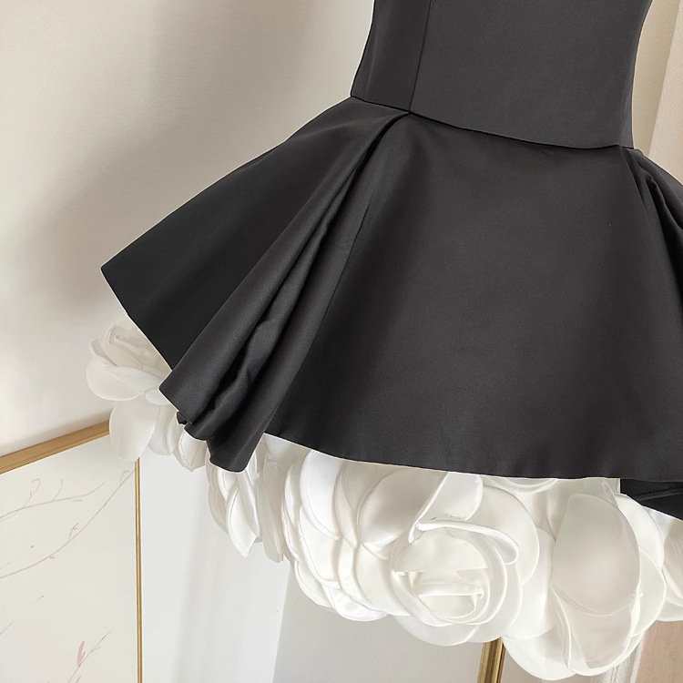 French Hepburn Style Black And White Contrast Color Three-dimensional Flower Waist-controlled Slim Fit Slimming Pettiskirt