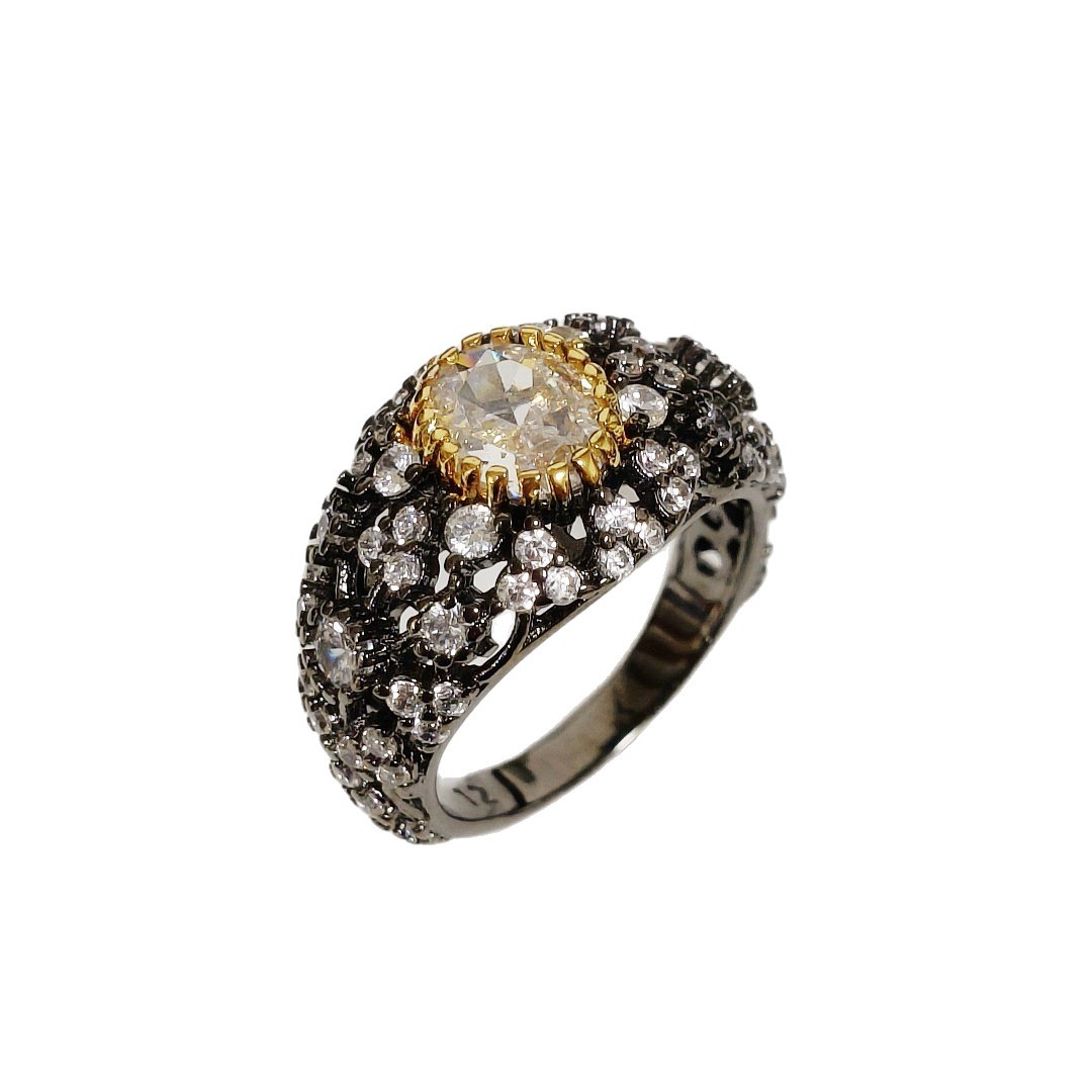 Vintage Black Gold Oval Ring With Sparkling Diamonds For Women
