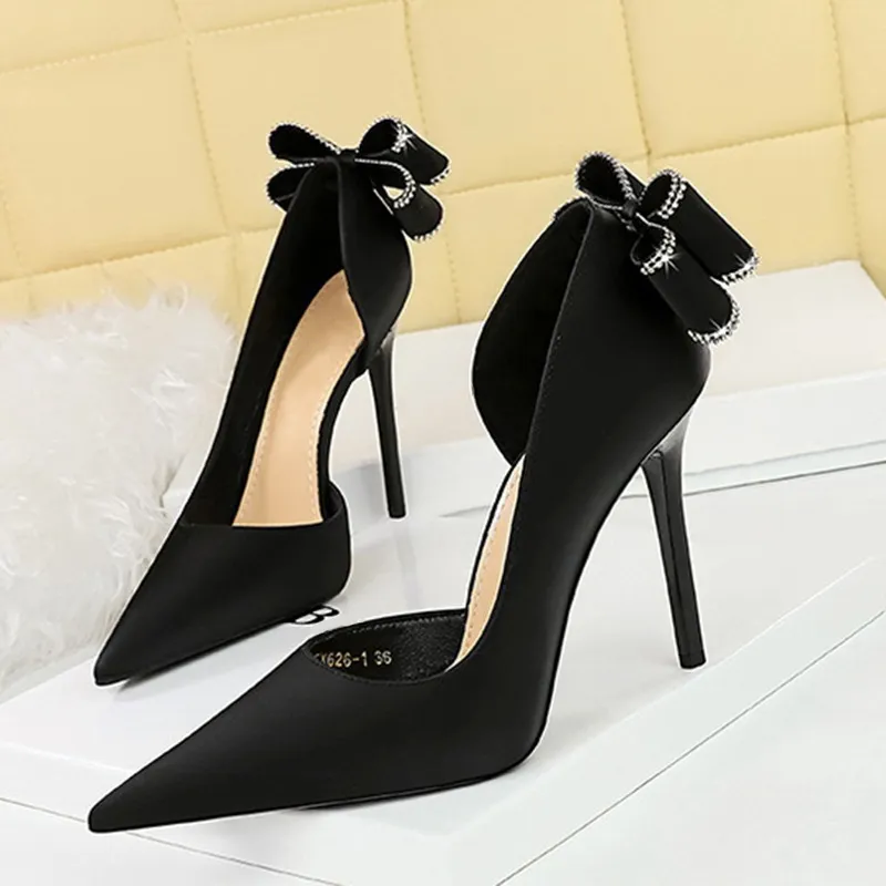 Sexy Low-cut Pointed Toe Rhinestone Stiletto Heel High Heels - Black