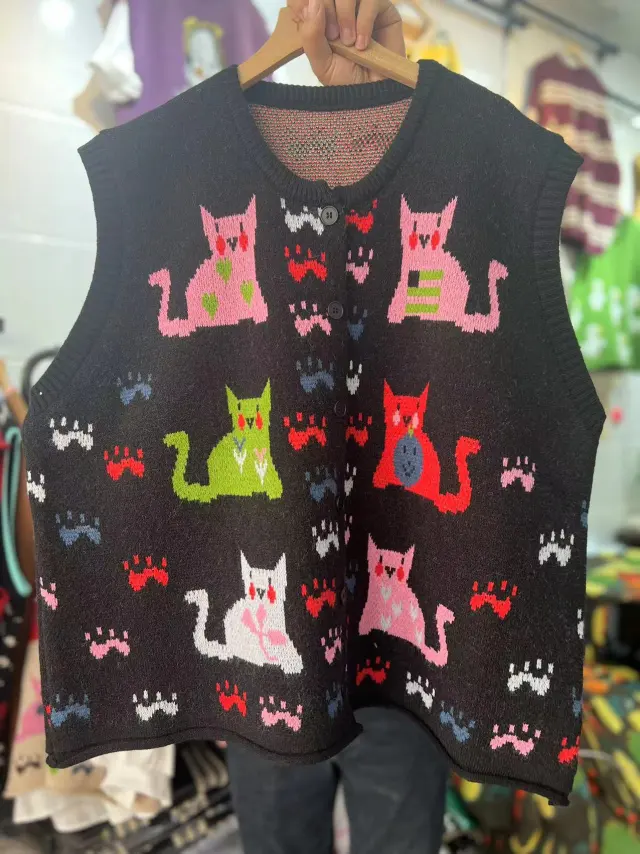 Gentle Sleeveless Cat Knitted Vest For Women Black - Shop at LoveMi