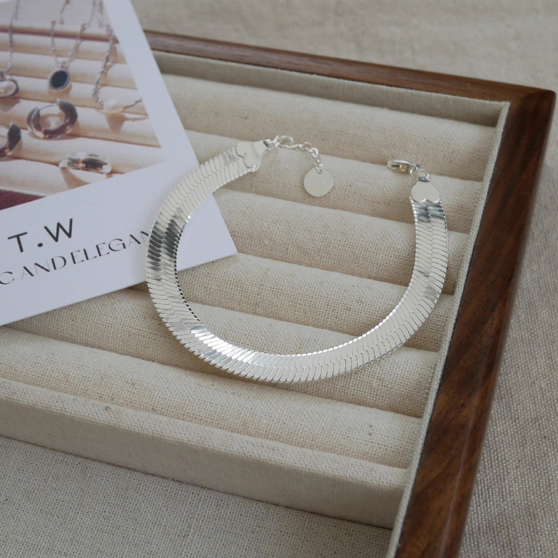 Simple Cold Style Snake Bone Bracelet Women's Fashion