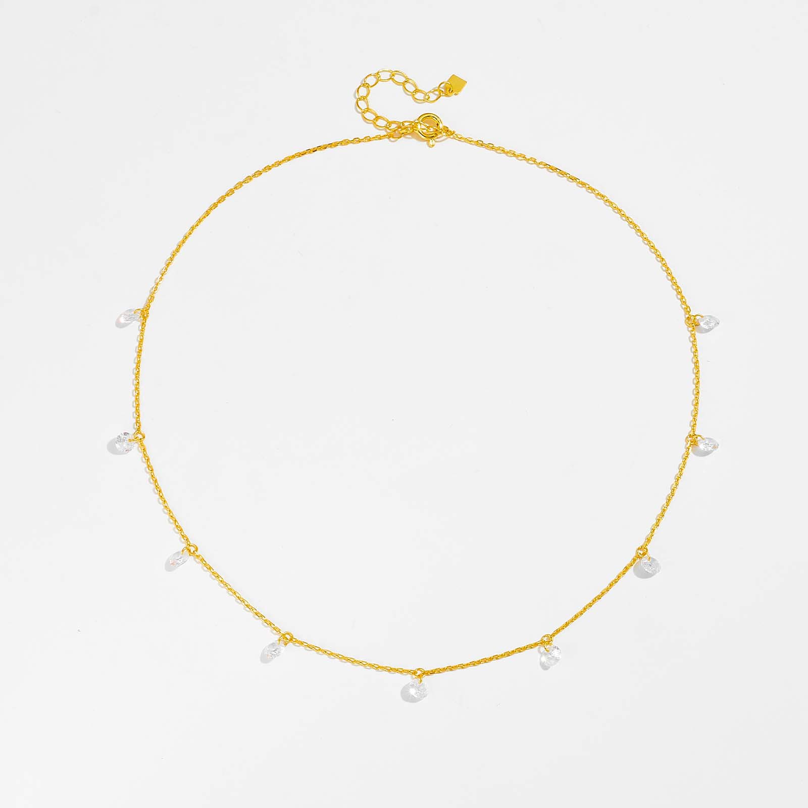 عقد حديث بتصميم خرز دائري صغير مع أحجار ماس متعددة للترقوة