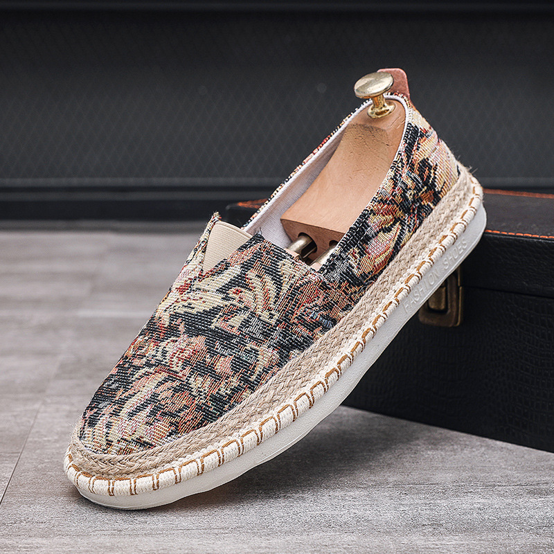 Slip-on Casual Fisherman Shoes Embroidered With Floral Patterns