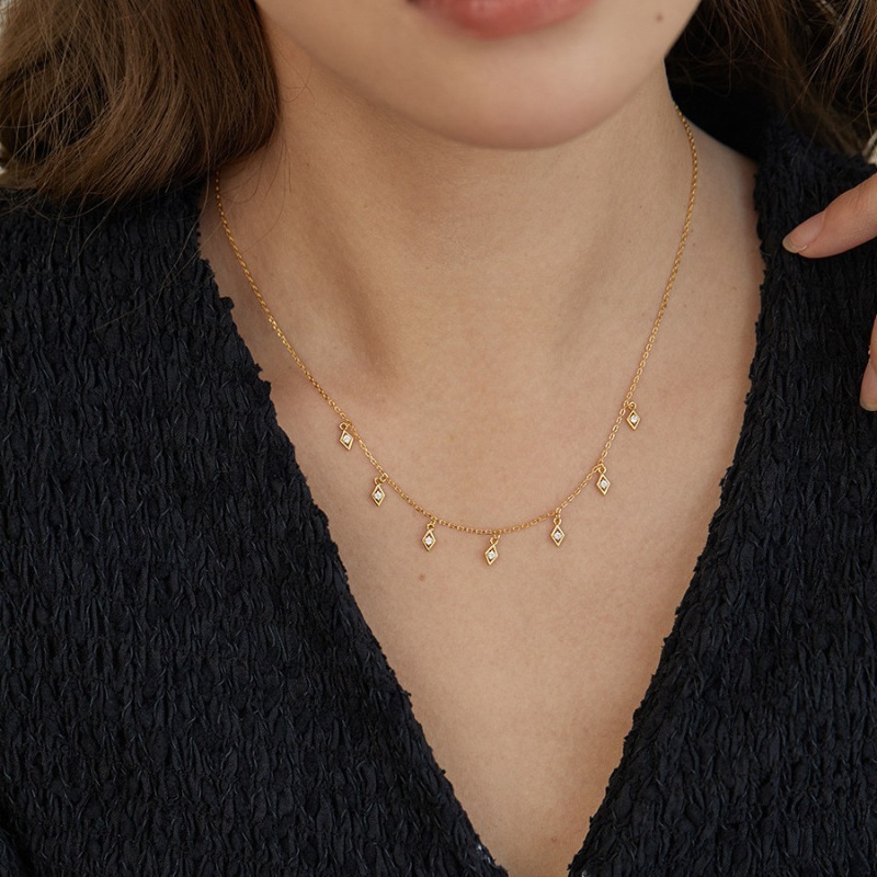 Babys-breath Pendant Clavicle Chain, Niche Design, Womens Necklace thumbnail 2