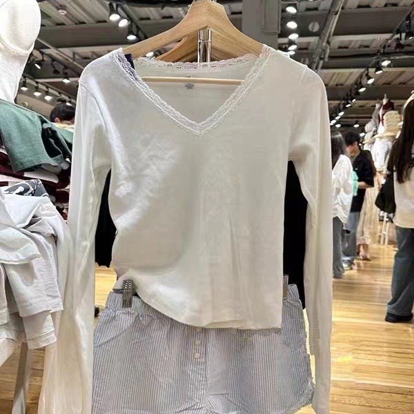 Women's Fashion V-neck Lace Lace Long-sleeved T-shirt