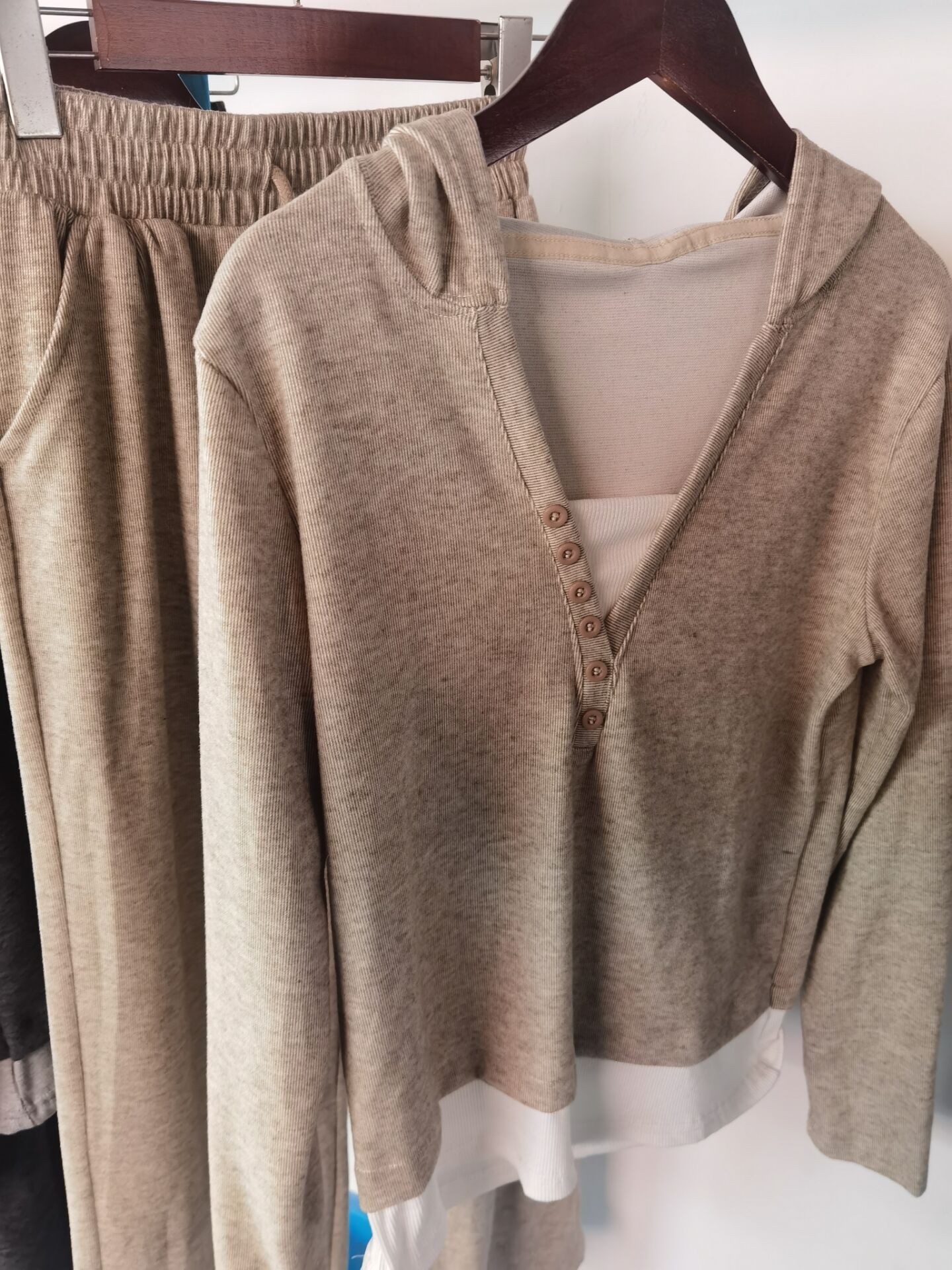 https://cf.cjdropshipping.com/quick/product/5071b4b1-0542-4b89-afbf-df4a1360da8d.jpg