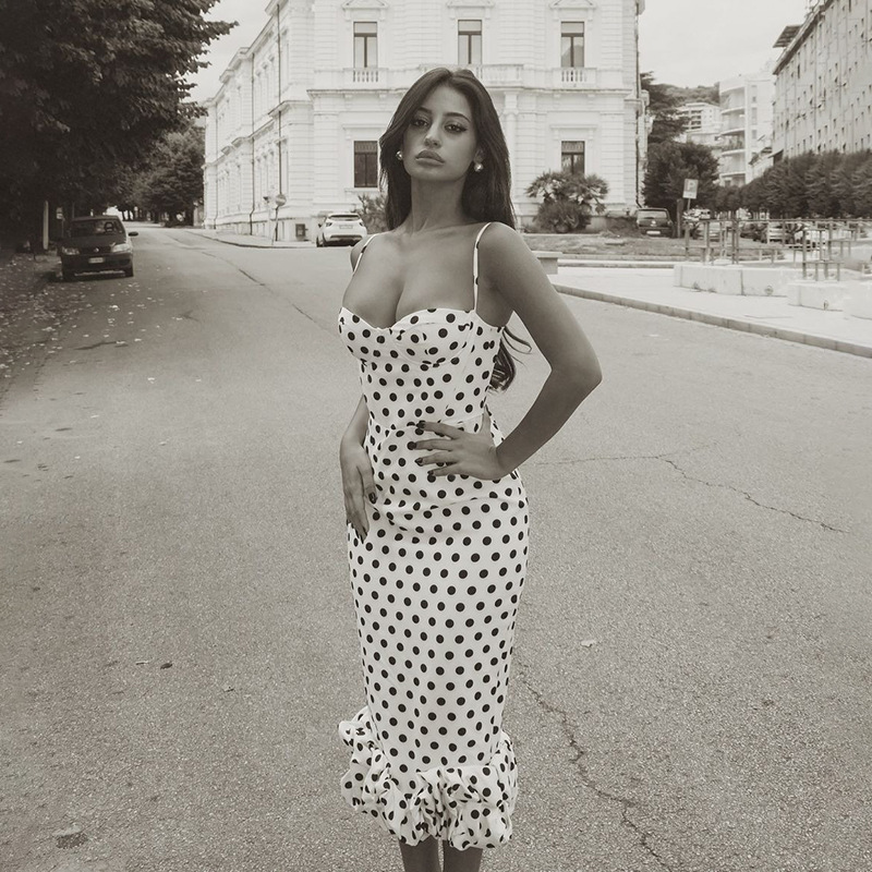 Buy Women's Clothing Online | Buy Trending Dresses for Women