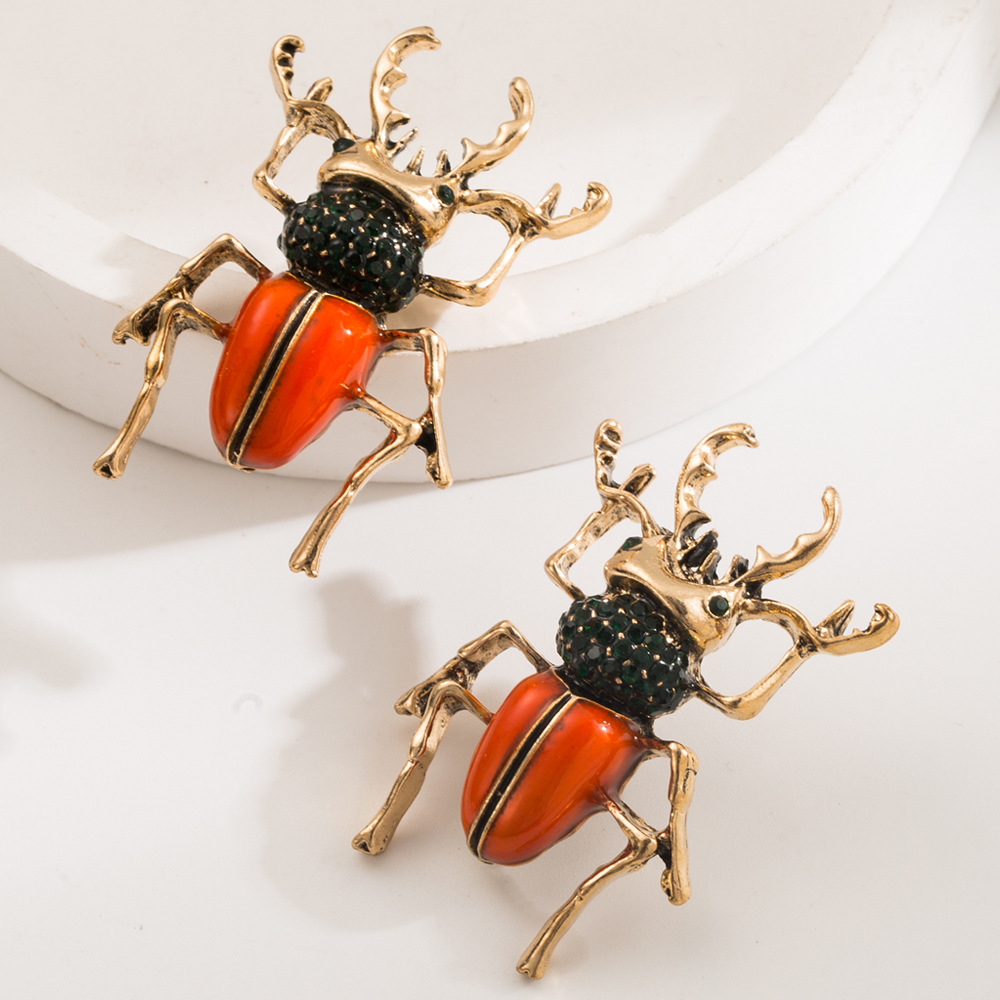 European And American Dignified Sense Of Design Alloy Dripping Oil Diamond Insect Stud Earrings
