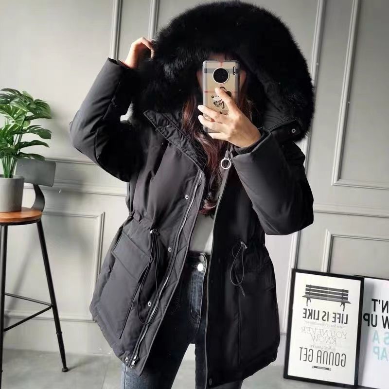 Women's short down jacket with hood and large fur collar