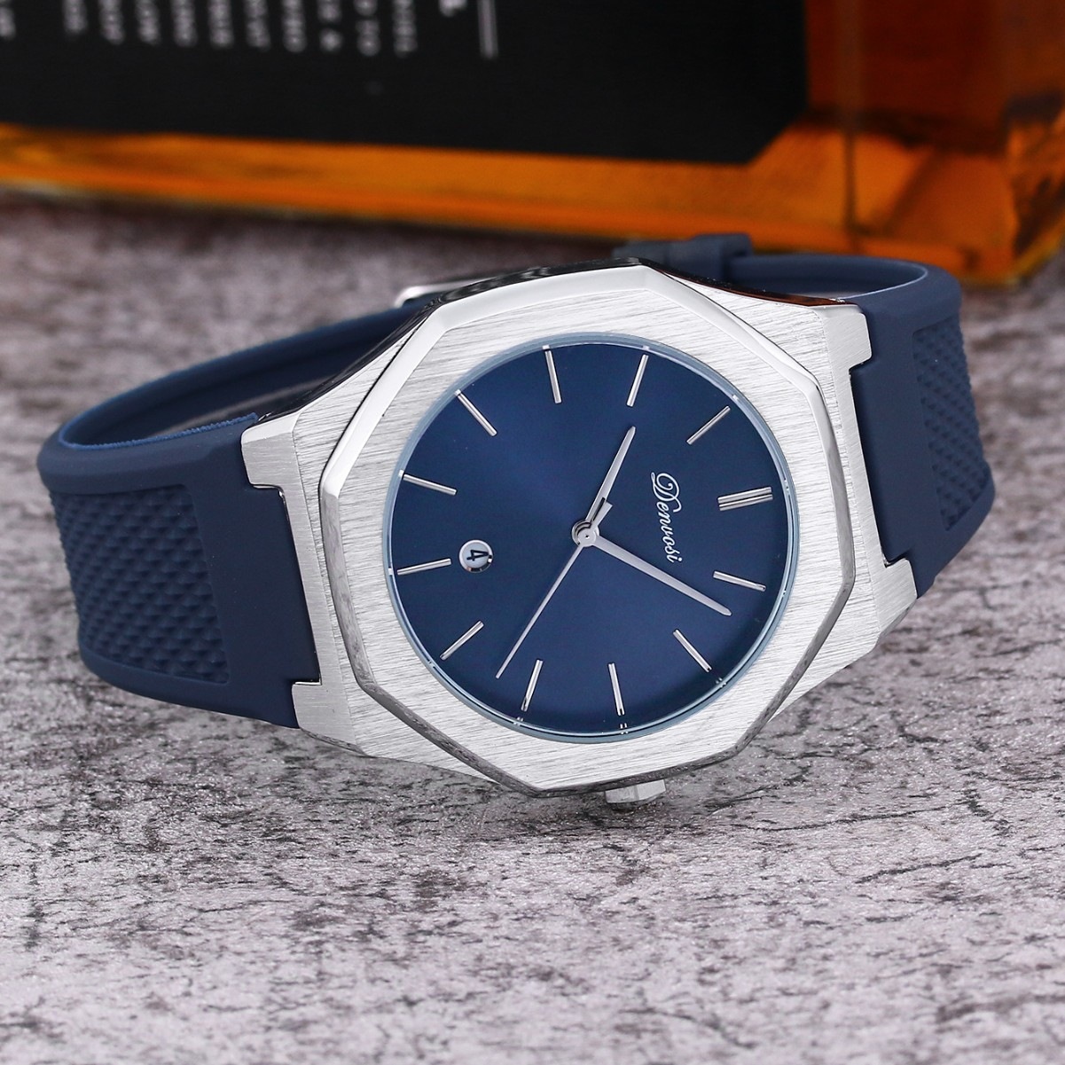 Elegant And Minimalist Waterproof Quartz Watch For Men 3