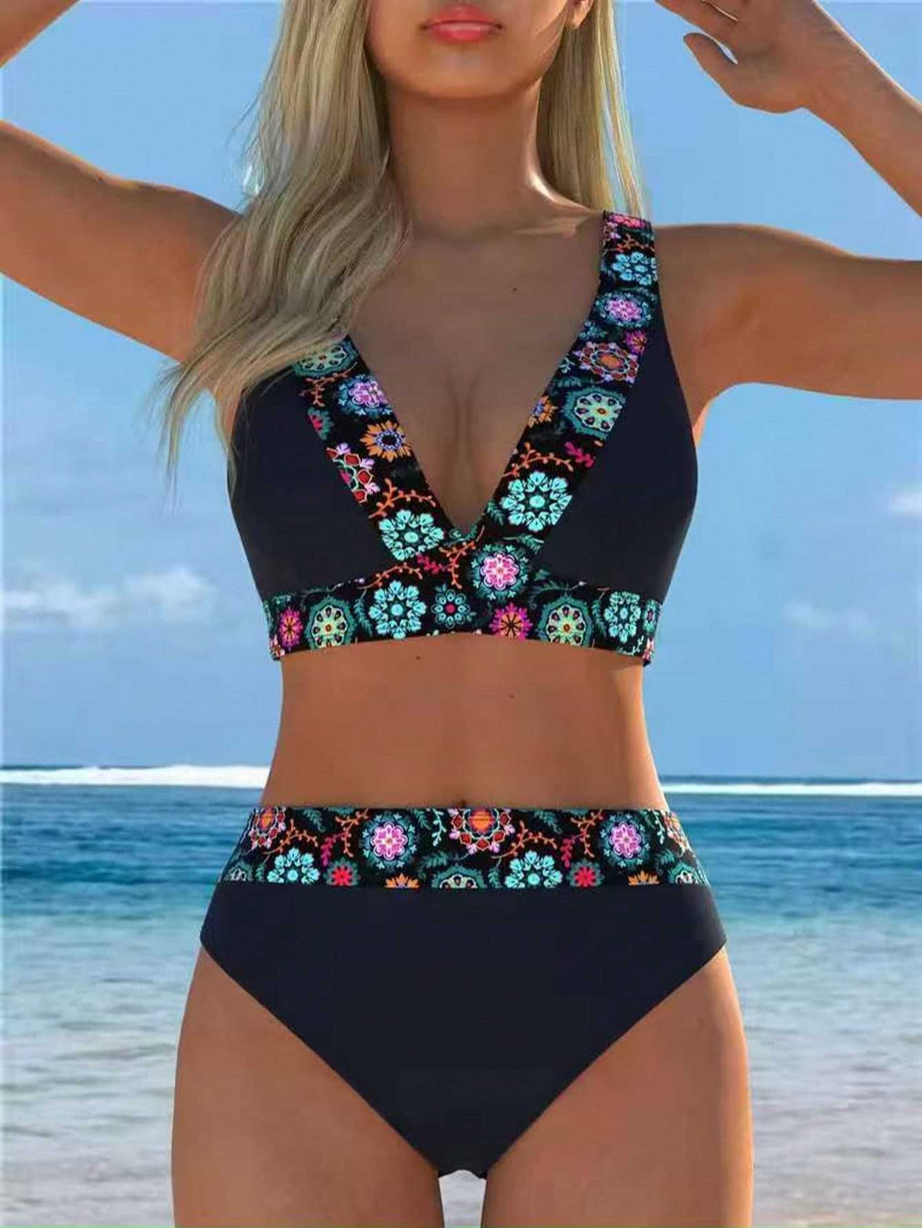 European And American-style Two-piece Printed Patchwork Halter Womens Swimsuit