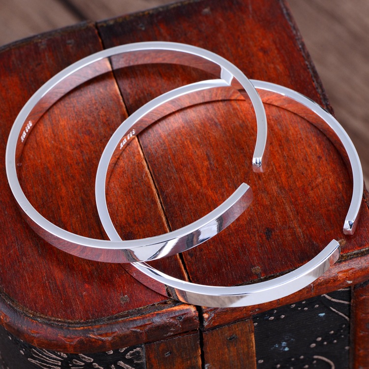 Title 7, Simple Smooth Lovers Silver Bracelet