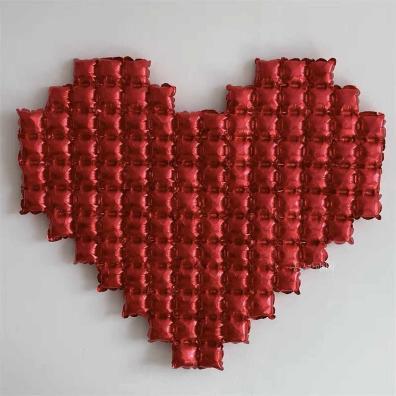 Red LOVE Background Wall