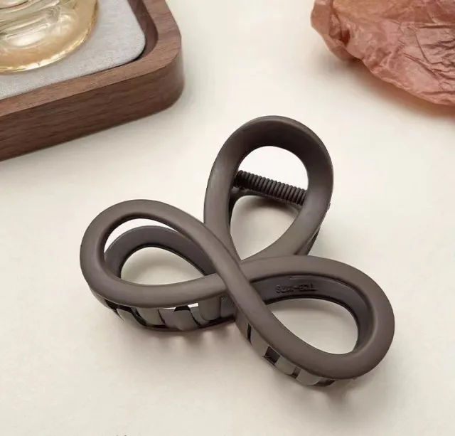 High grade Medium Shark Clip Back Head Updo Frosted Deep Coffee 9Cm - Shop at LoveMi