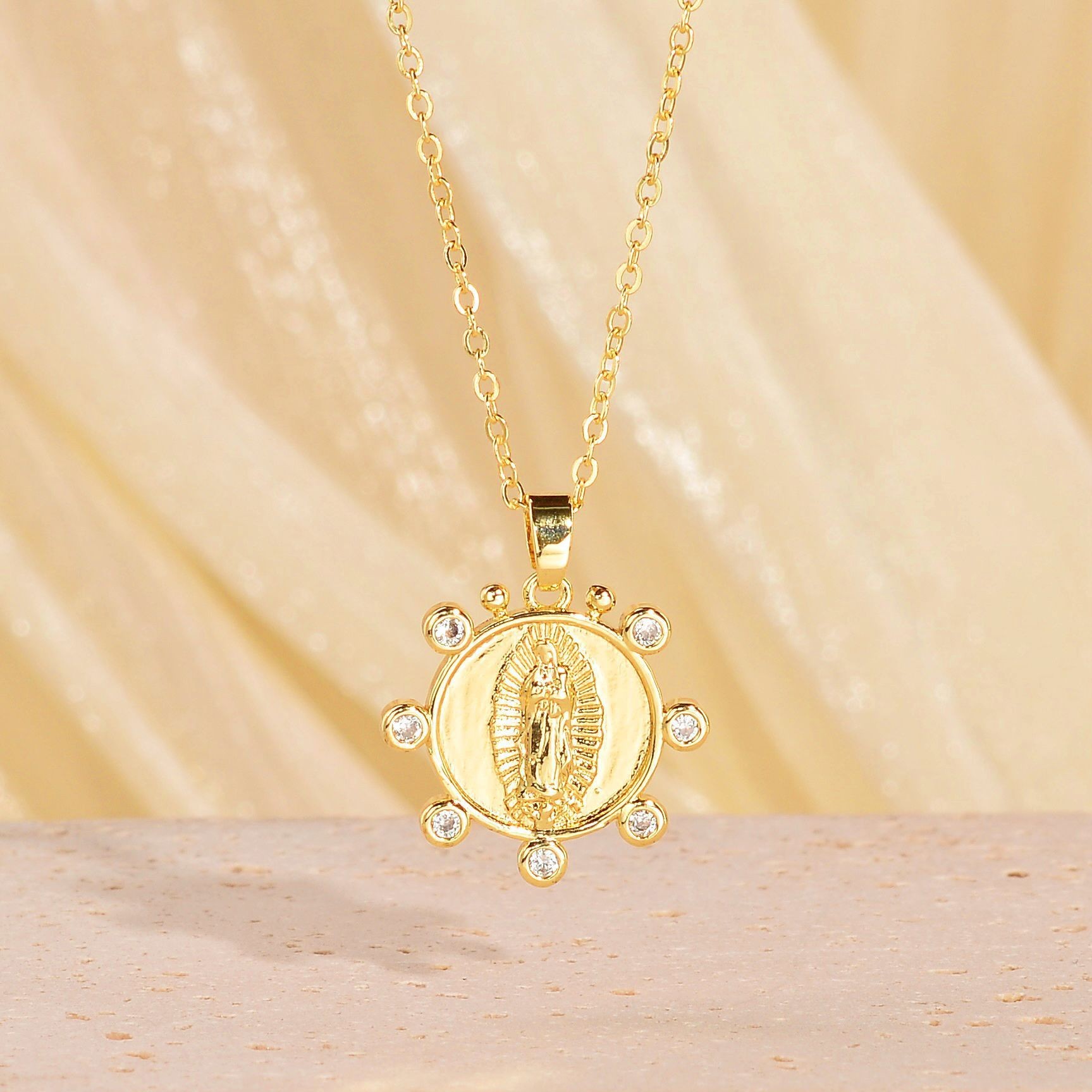 European And American Standing Statue Of The Virgin Mary Necklace - Jewelry & Watches