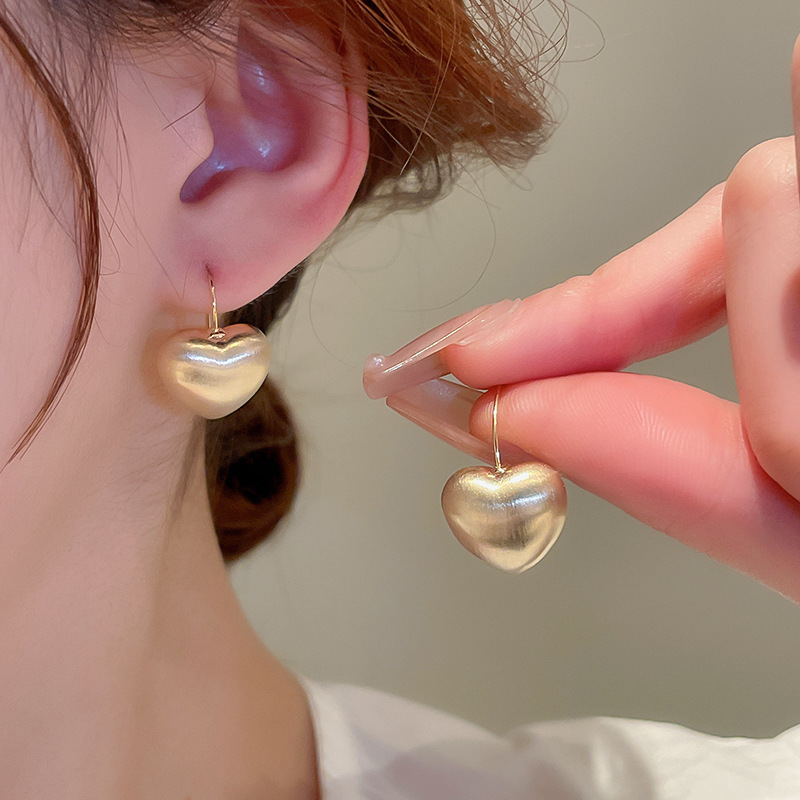 Simple Temperament Peach Heart Earrings For Women