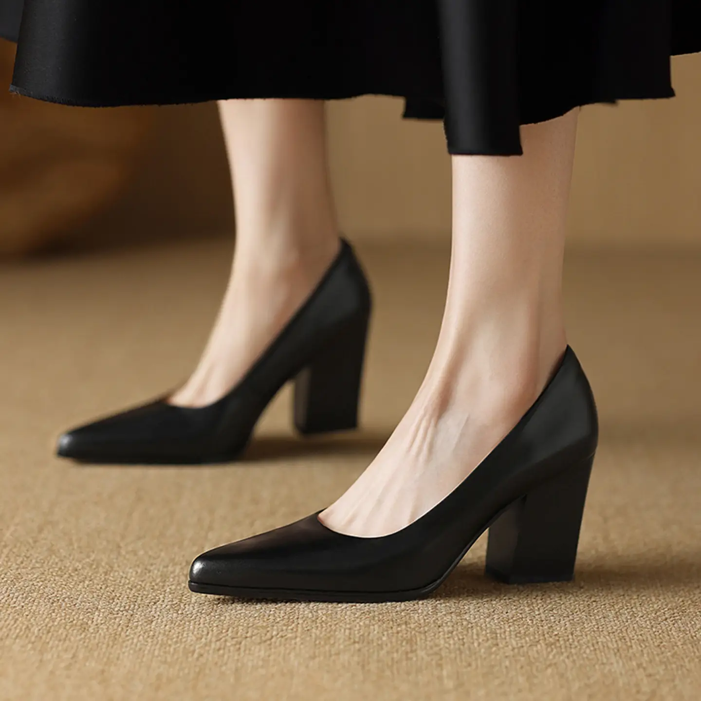Chunky-heeled Shallow-toe Women's Pumps
