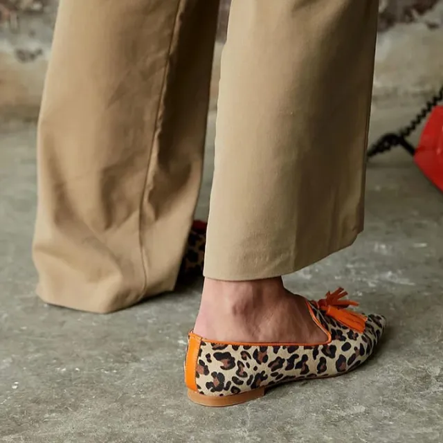 Pointed Toe Shallow Mouth Contrast Color Pointed Leopard Print Loafers Women Leopard - Shop at LoveMi