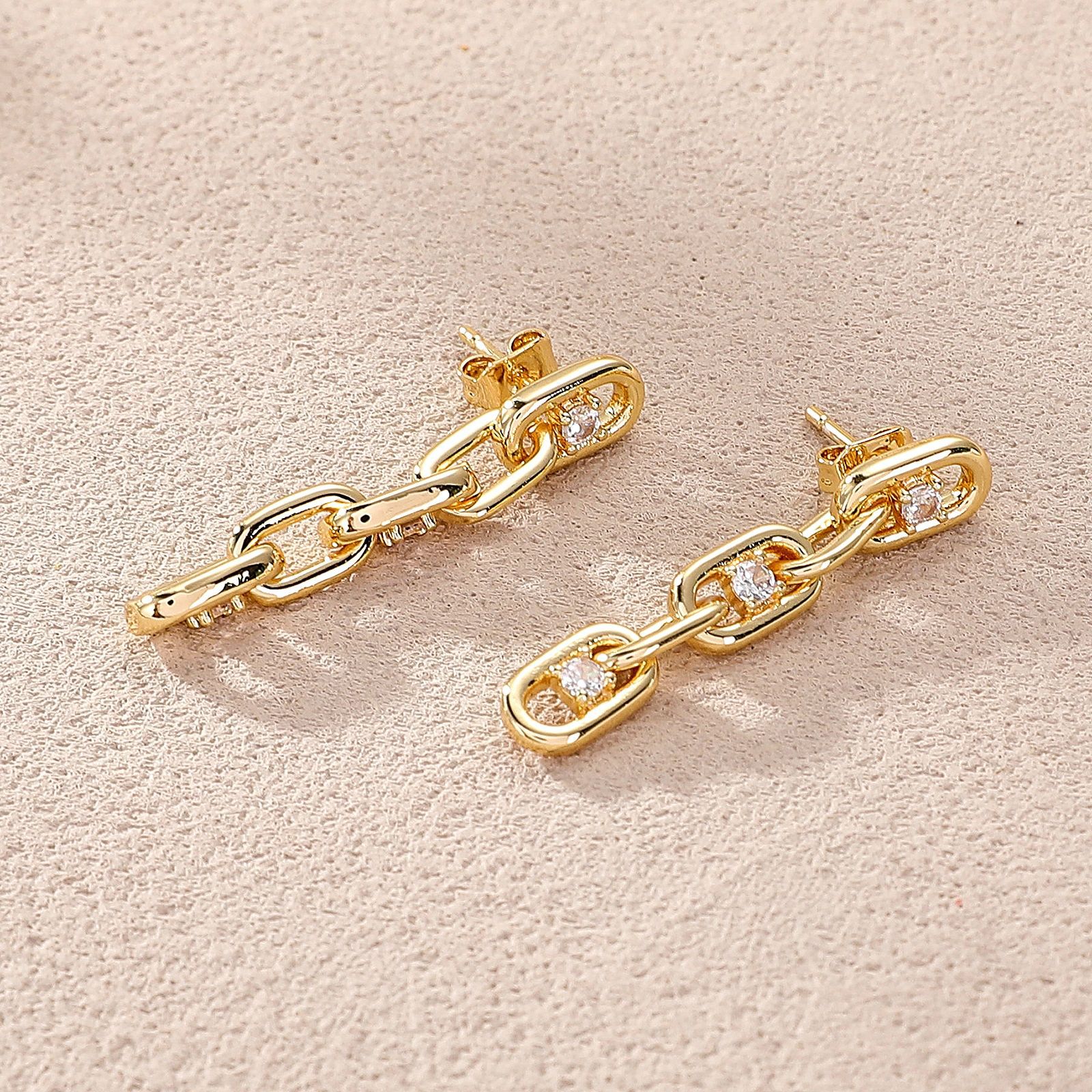 Niche Affordable Luxury Fashion Earrings With A Trendy Designer-inspired Look