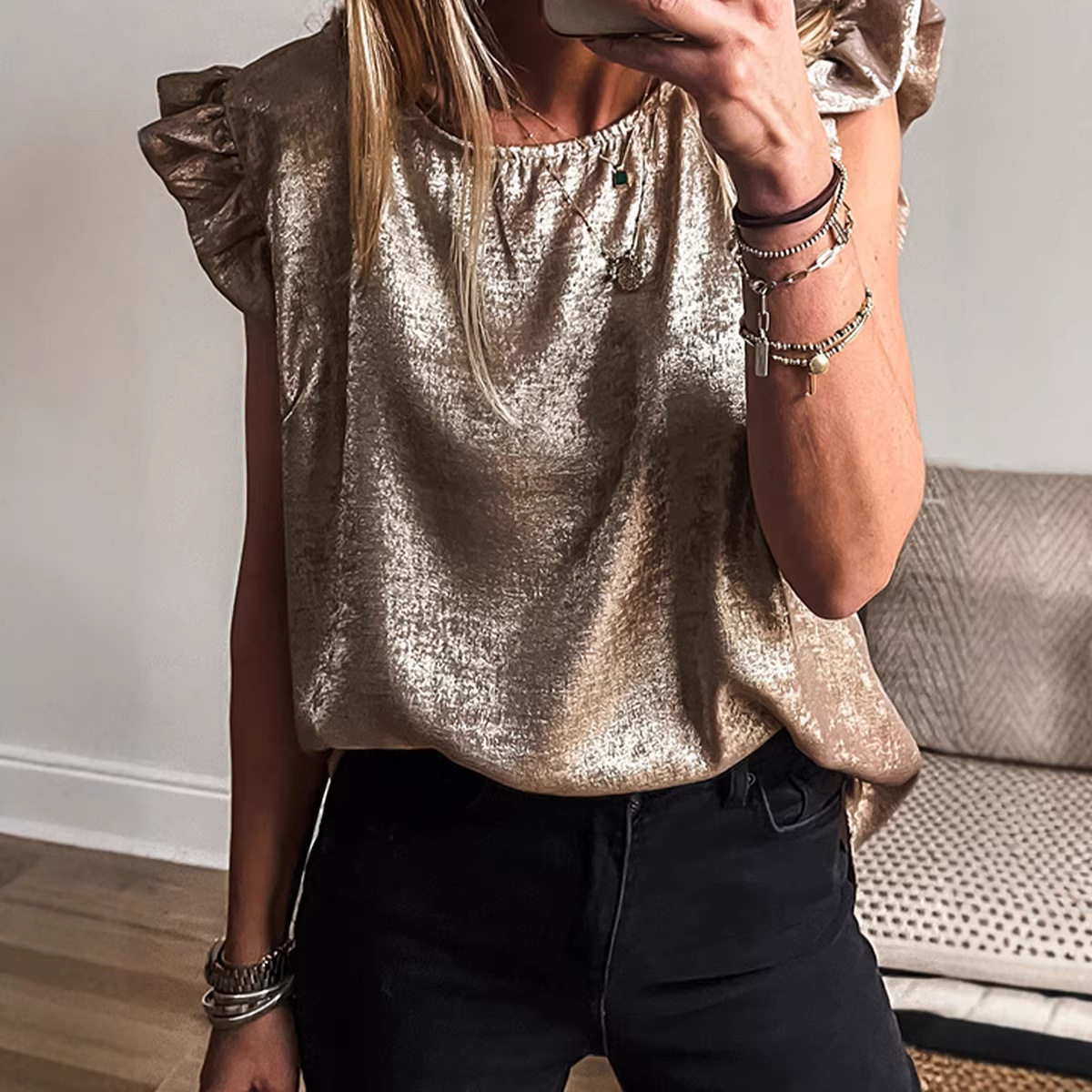 Loose Figure-flattering Top With Ruffled Hem For Women