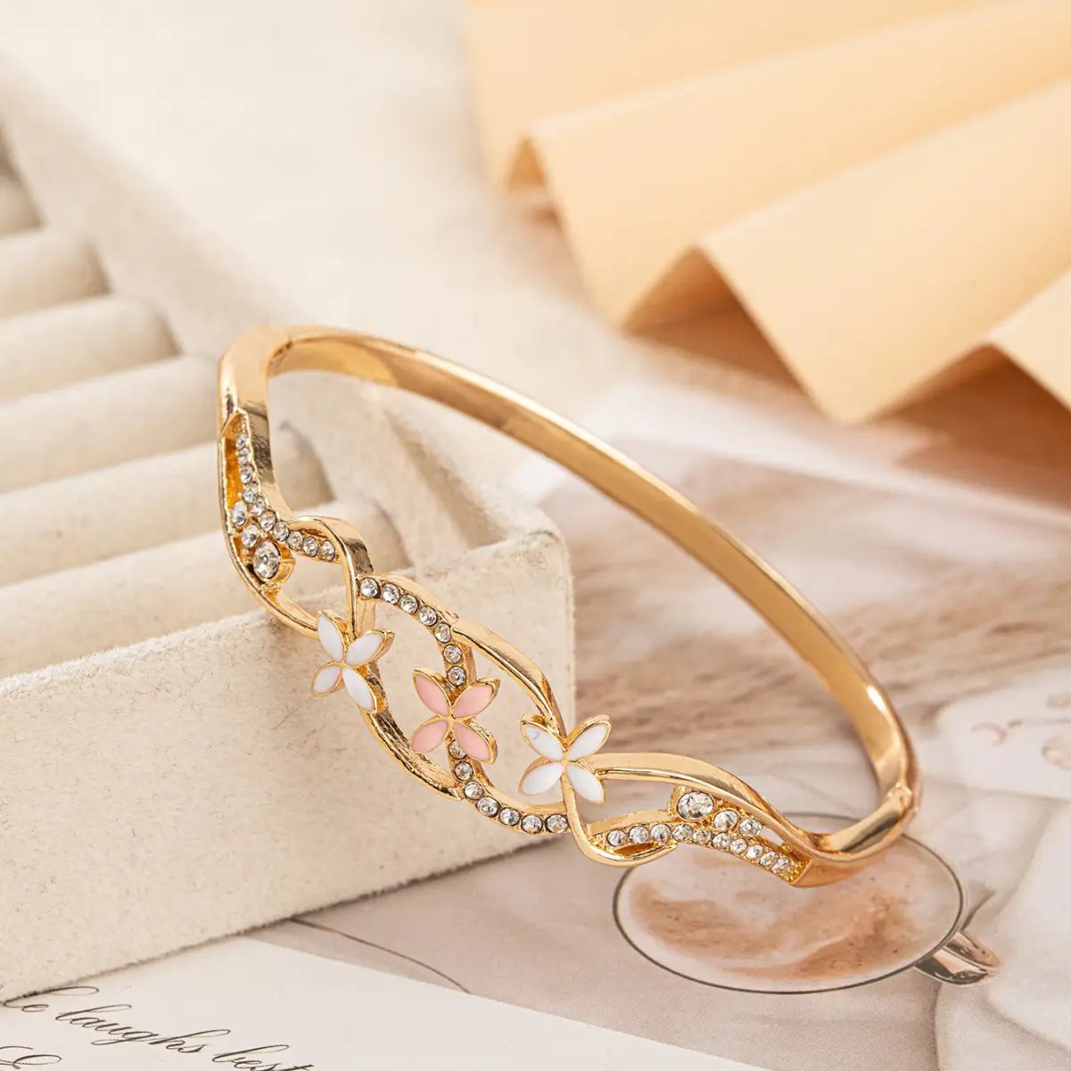 Romantic Four-Leaf Clover Hollow-Out Bracelet For Women