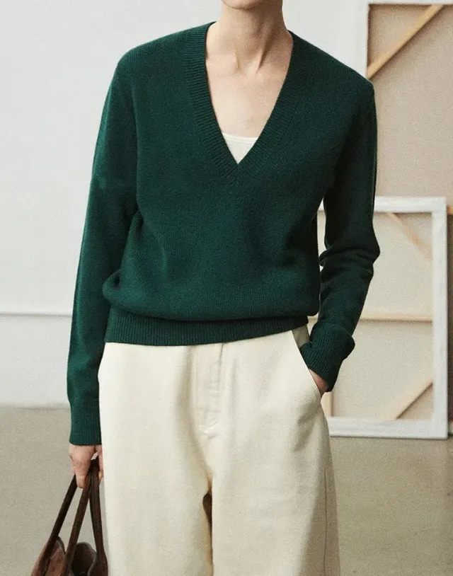Curved Deep V neck Triangle Needle Slim Fit Sweater Green - Shop at LoveMi