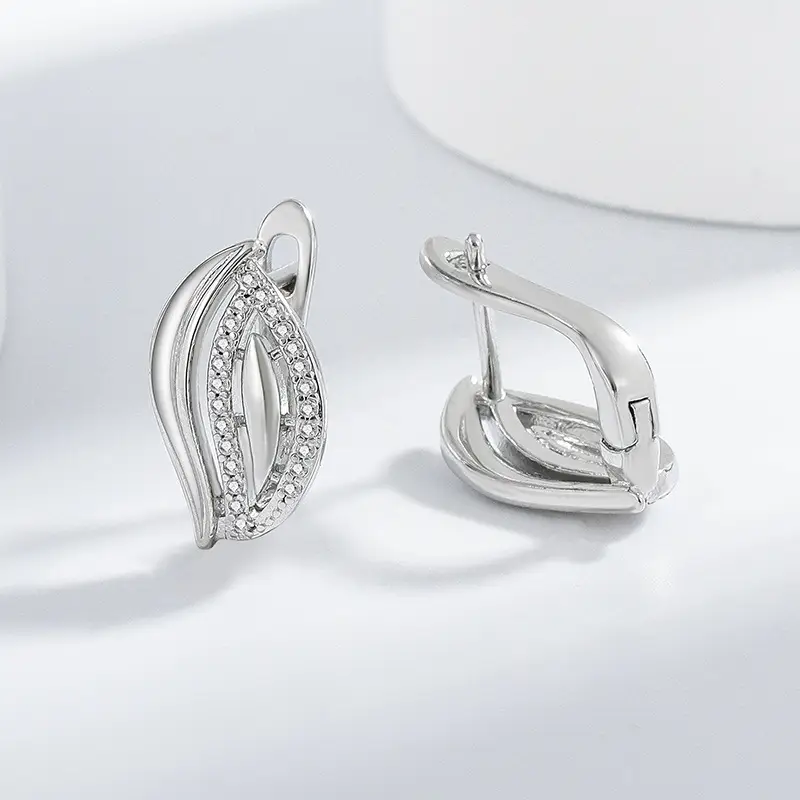 Micro Inlaid Zircon Unique Geometric Ear Clip