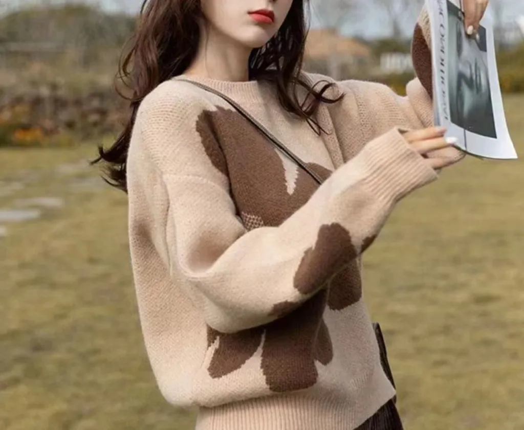 Japanese And Korean Design Sense Milk-in-water Mousse Flower Sweater Women - Khaki