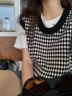 Retro Diamond Plaid Knitted Sleeveless Stacked Vest Jacket - Black - View 1