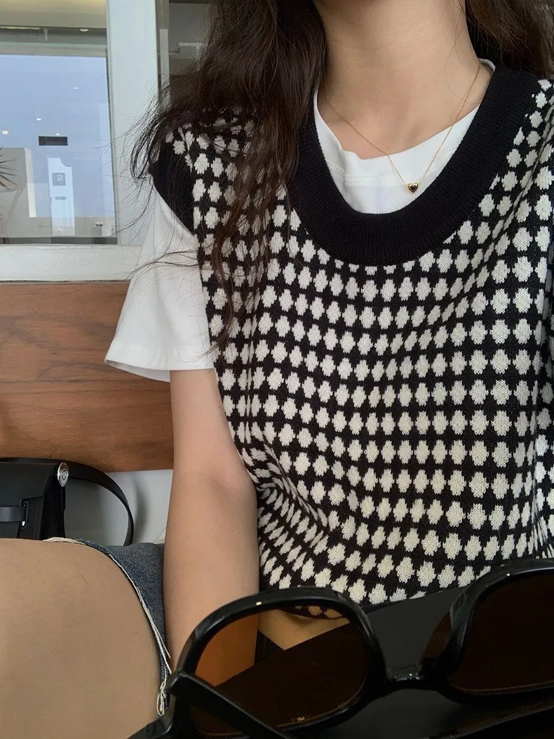Retro Diamond Plaid Knitted Sleeveless Stacked Vest Jacket - Black And White