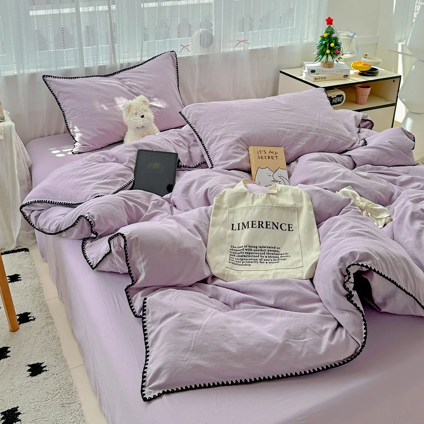 Solid-color Duvet Cover And Sheet Three-piece Bedding