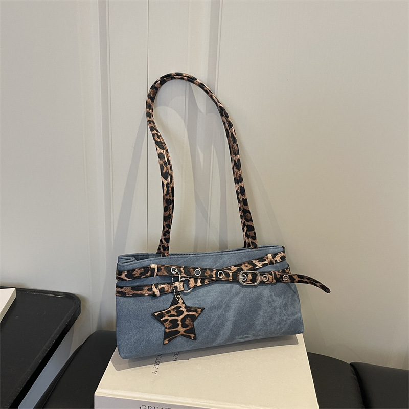 Fashionable And Minimalist Underarm Bag